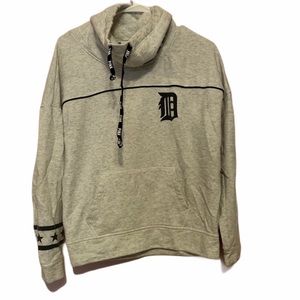 PINK / Detroit tigers turtleneck sweatshirt
